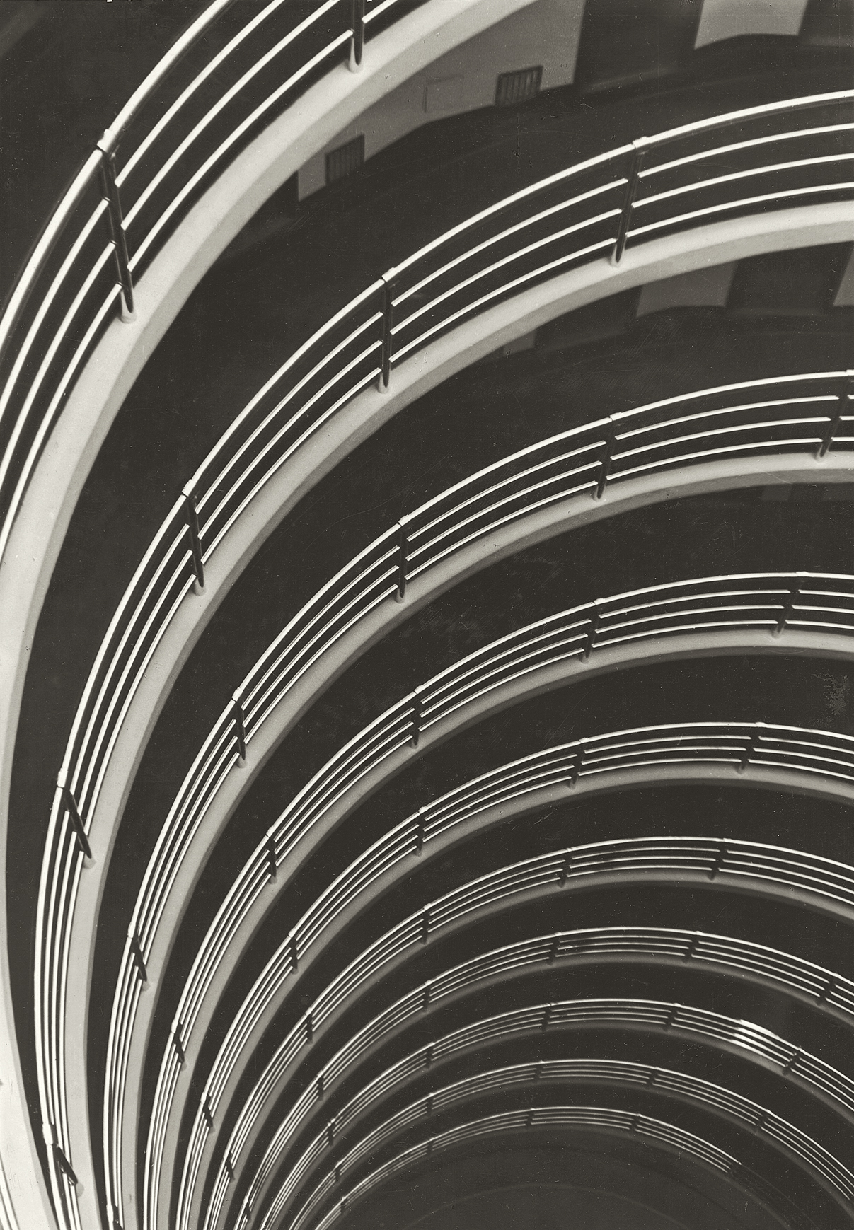 06_Riccardo Moncalvo_Curve_1939